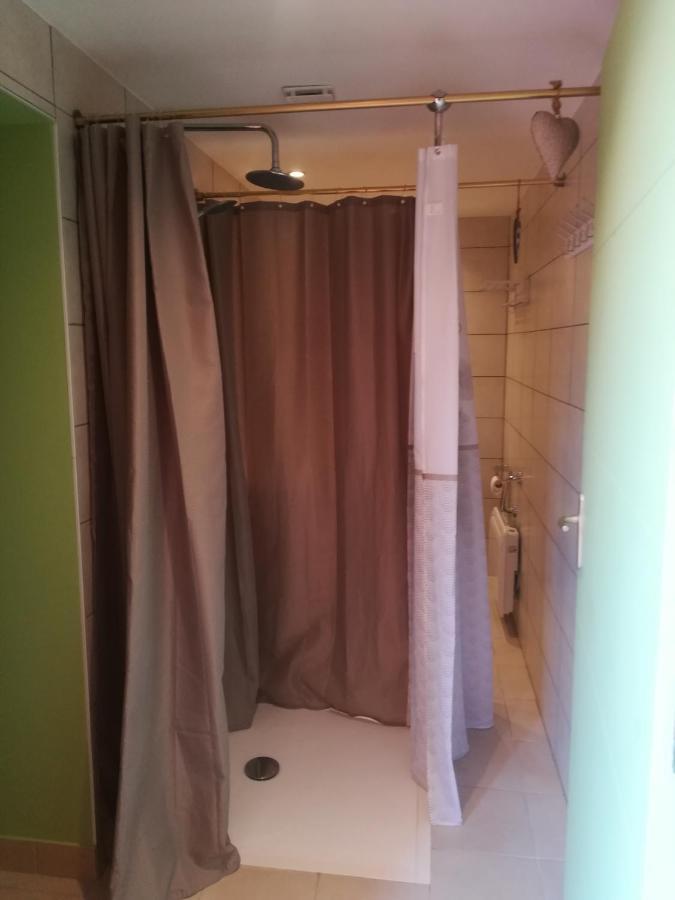 Appartement Avec Jacuzzi Hammam Sauna Privatise Au Rez De Chaussee Ds Maison A Voglans A 2 Kilometres Du Lac Du Bourget En Savoie Entre Chambery Et Aix Les Bains Cure Thermale Szoba fotó